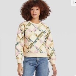 Adorable quilt style pullover - size small